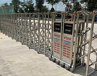 CỔNG XẾP INOX TỰ ĐỘNG NHẤT PHÁT